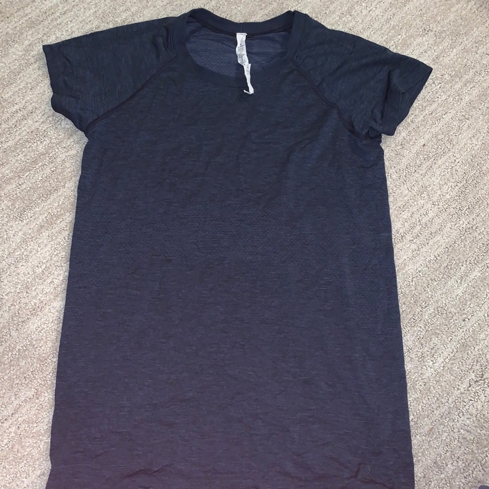 Lululemon NAVY SWIFTLY TECH SIZE 8